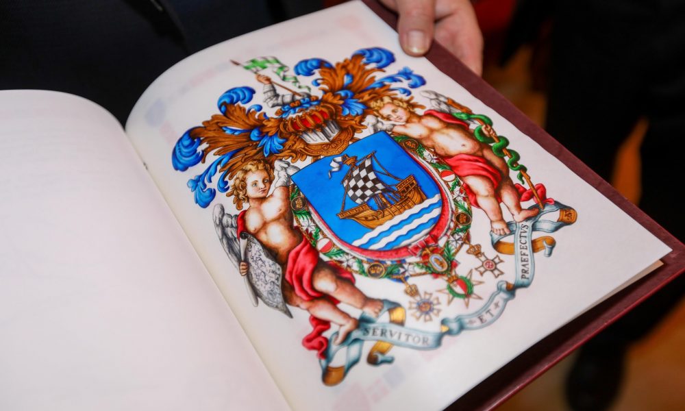 Heritage Malta presents personal arms to H.E. the President of Malta