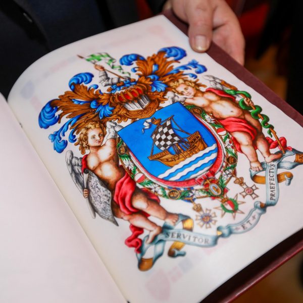 Heritage Malta presents personal arms to H.E. the President of Malta